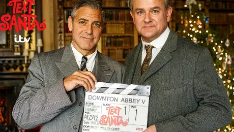 George Clooney, apariţie specială în „Downton Abbey” pentru campania „Text Santa” (Video)