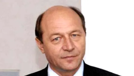 Traian Basescu recita poezii cu lacrimi in ochi! (video)