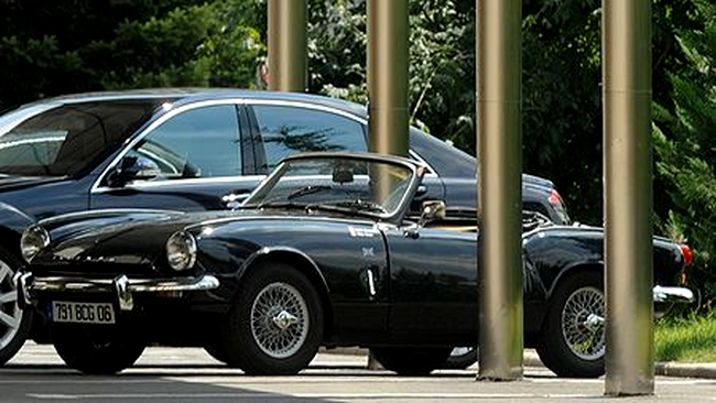 Cu acest autoturism venea premierul Tariceanu, acum doi ani, la sediul Guvernului