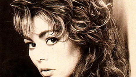 Sandra a cerut o camera cu sase oglinzi