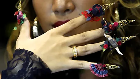 Cele mai trasnite modele pentru decorarea unghiilor (Poze)