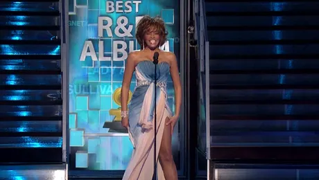 Whitney Houston a scapat de clinica de reabilitare