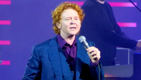 Revin după 8 ani! Grupul Simply Red lansează un nou album de studio