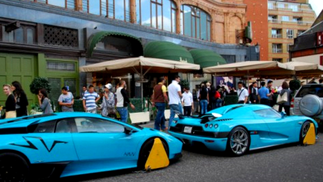 Masini scumpe, blocate cu bani putini