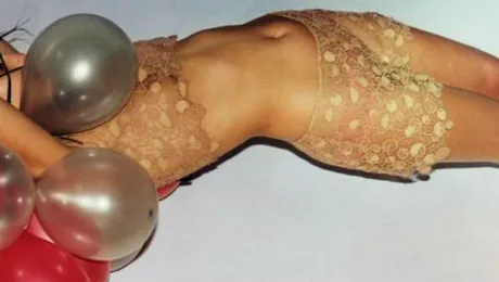 Supermodelul care sfidează standardele de frumuseţe! Cum arată la faţă!