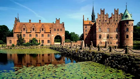 Tot mai mulți români vor să părăsească România, pentru a se muta în altă țară