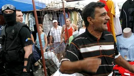 Razii in complexele comerciale Europa si Dragonul Rosu, in aceasta dimineata