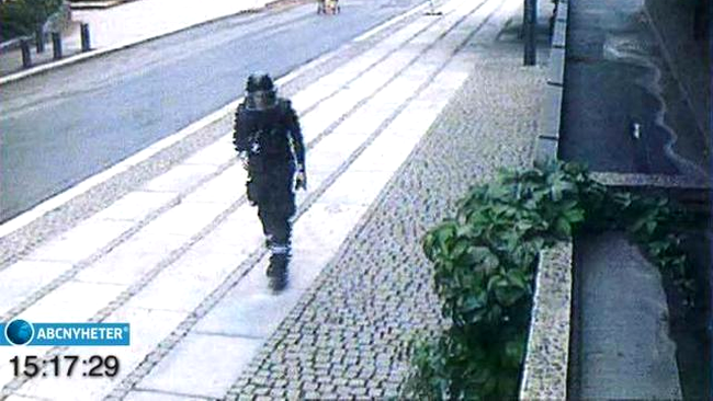 Breivik paraseste sediul Guvernului si se indreapta catre insula Utoya