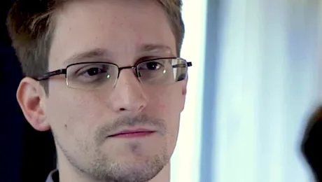 Filmul „Snowden”, regizat de Oliver Stone, va avea premiera în decembrie