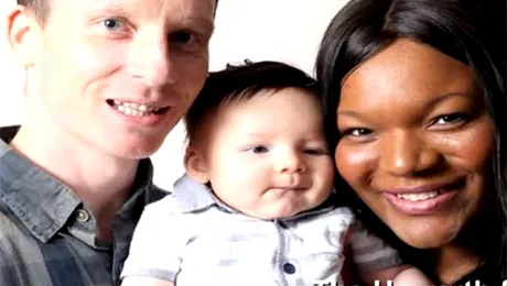 A rămas mută de uimire când și-a văzut prima dată bebelușul