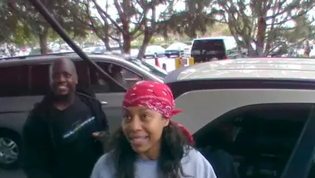 Karaoke în direct, la benzinărie, cu Will și Monifa Sims (Video)