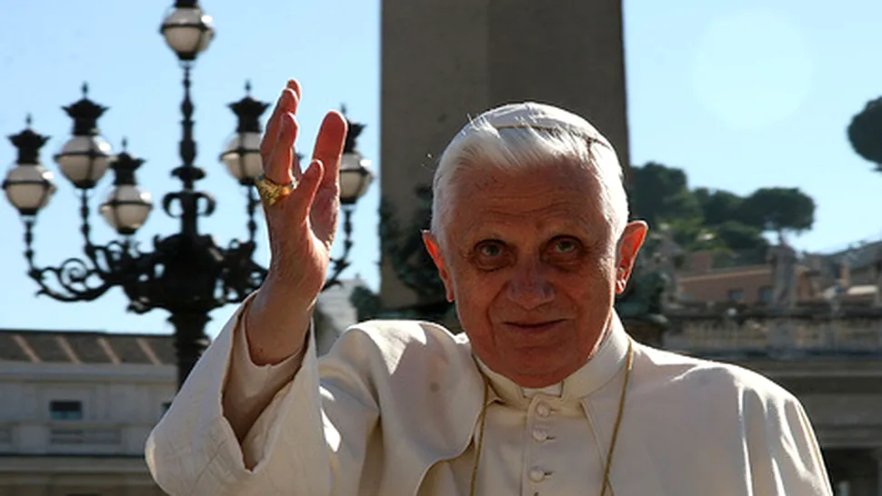 Papa Benedict al XVI-lea recomanda preotilor sa isi faca blogguri