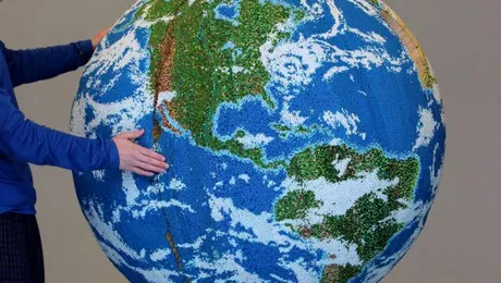 Culmea răbdării: să faci un glob pământesc din bețe de chibrite