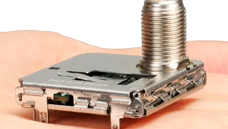 Sharp prezinta cel mai mic TV-tuner din lume