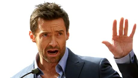 Hugh Jackman, atacat de o admiratoare cu un aparat de ras electric