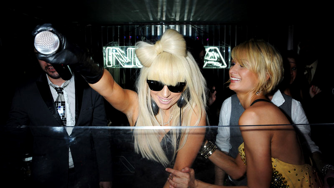 LADY GAGA SI PARIS HILTON