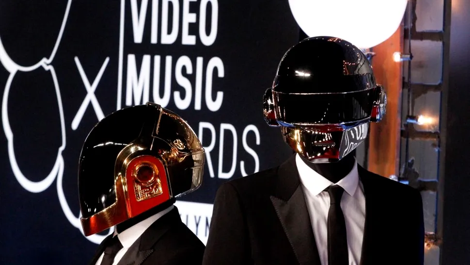 Legendarul duo electro francez Daft Punk s-a destrămat, după 28 de ani