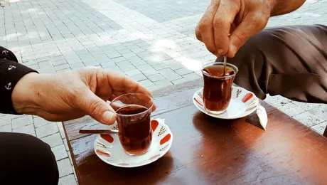 3 beneficii de sănătate ale ceaiului negru