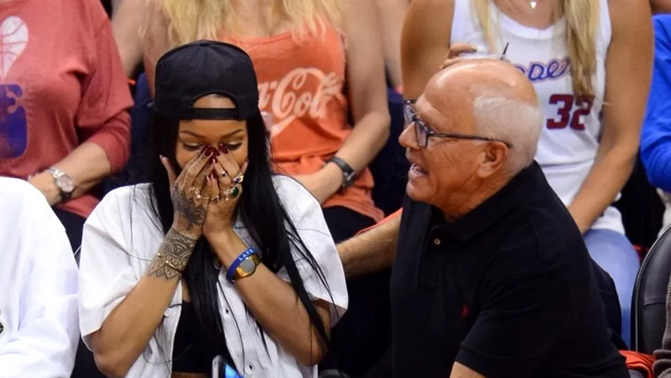 Telefon spart de Rihanna, vândut cu 65.000 de dolari pe Ebay