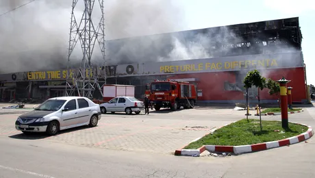POZA ZILEI: Incendiul de la Complexul Dragonul Rosu