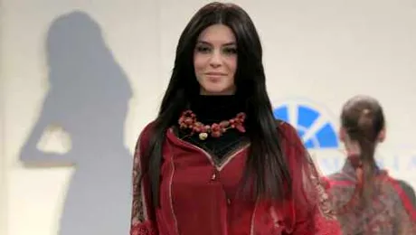 Bebelusa Delia iubeste un barbat insurat!