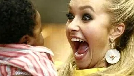 Vedete surprinse in ipostaze caraghioase (53 poze)