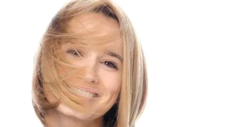 Andreea Esca, în turneu de promovare a cărţii „Ce-am făcut când am tăcut”, la Braşov, Sibiu şi Cluj