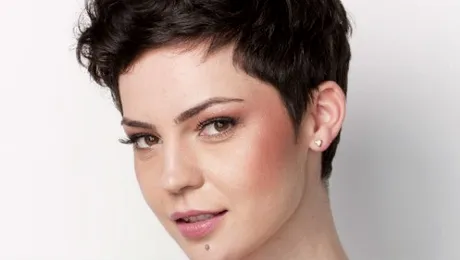 Locuieşte într-un DOM! Maria Dinulescu are cu ce se lăuda! Cum arată casa viitorului –FOTO