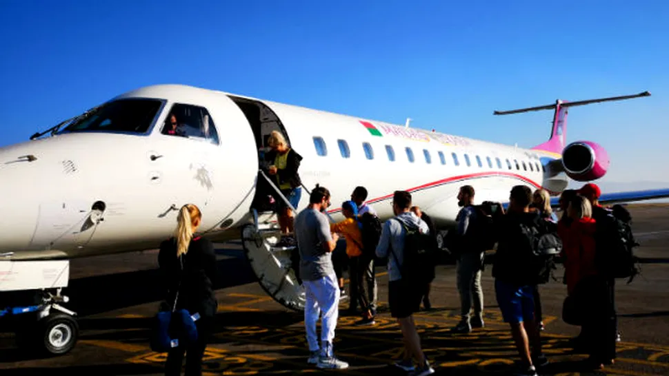 Dupã un zbor de aproape 24 de ore, cei 21 de membri ai celor trei triburi au ajuns în Madagascar