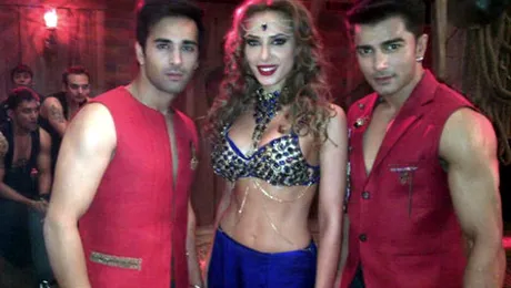 Iulia Vântur i-a dat pe spate pe indienii de la Bollywood! VIDEO