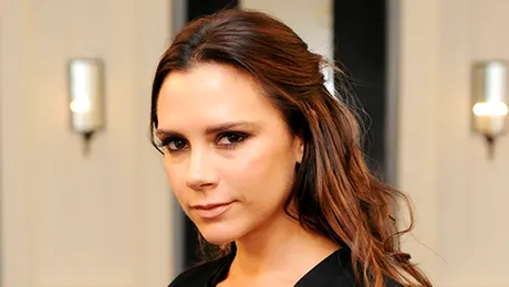 Victoria Beckham prezinta o noua colectie vestimentara (Poze)