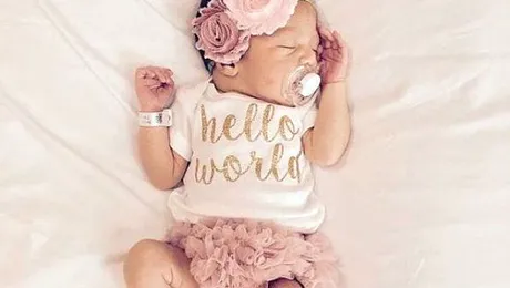 Imaginile cutremurătoare surprind momentul în care o mamă îşi bate copilul – VIDEO