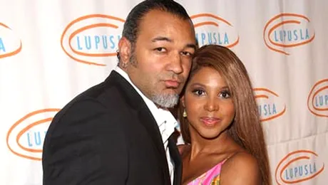 Cantareata Toni Braxton se afla la un pas de divort
