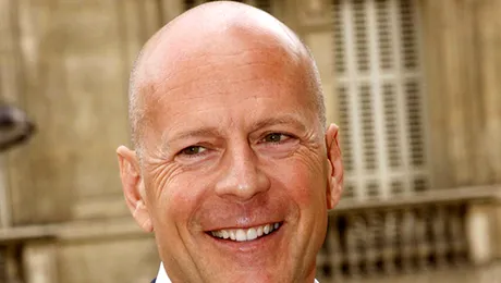 Bruce Willis dă în judecată compania Apple