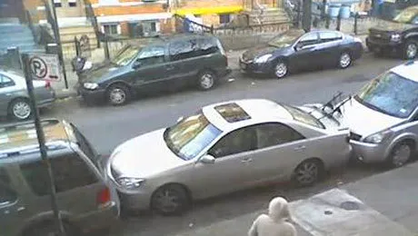 Cum se parcheaza in New York, atunci cand spatiul este mic (Video)