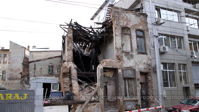 Asa arata, astazi, cladirea prabusita pe Calea Mosilor