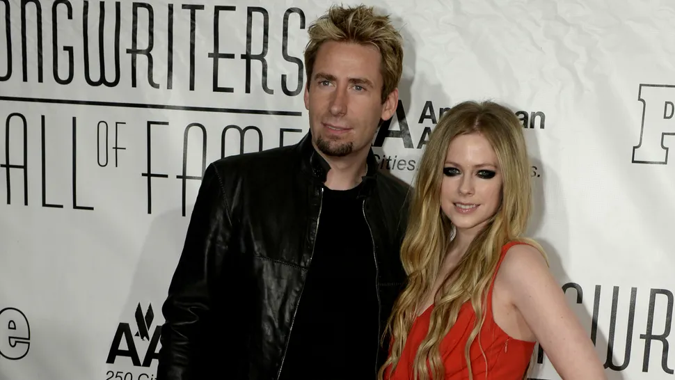 Avril Lavigne divorţează la doar un an de la căsătorie