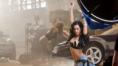 Inna e singura dar nu e disponibila