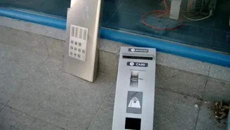 Conationalii ne fac de ras si in SUA: romani arestati pentru furt din bancomate!