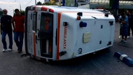 O ambulanta s-a rasturnat pe soseaua Stefan cel Mare din Bucuresti
