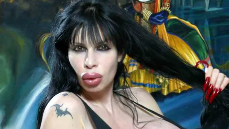 Cea mai siliconata femeie, Mistress Rhiannon (Foto)