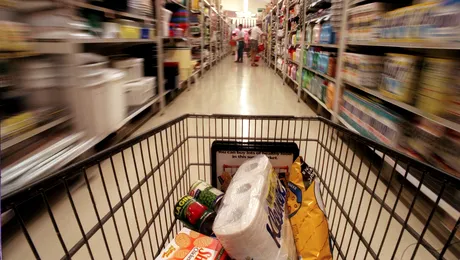 Puterea de cumparare a romanilor, la pamant