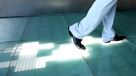 Stai pe loc ca iar lasi urme!