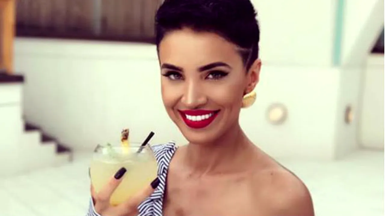 1-adelina 