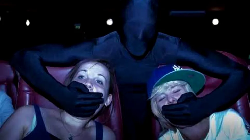 Liniștea în sala de cinema, asigurată de voluntari ninja