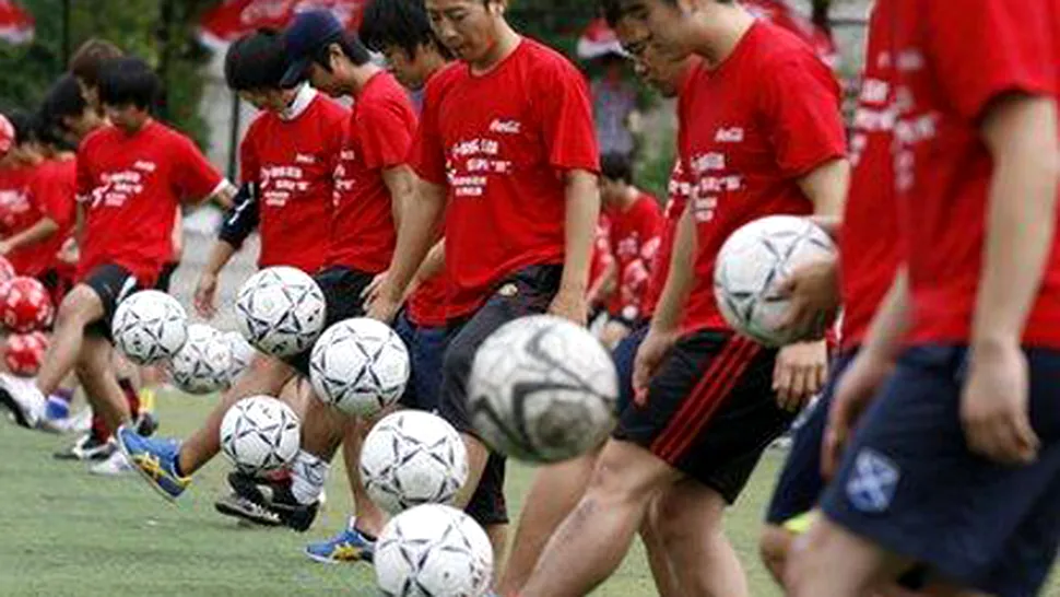 Studentii chinezi au jonglat pana au intrat in Cartea Recordurilor