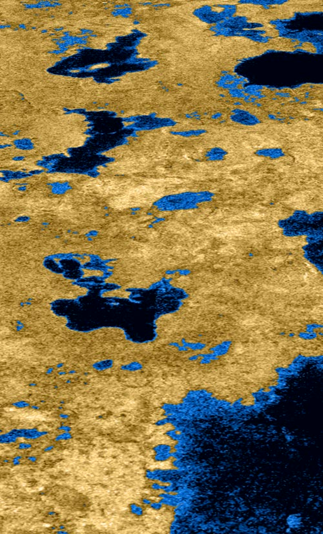 Imagini de pe Titan surprinse de Cassini
