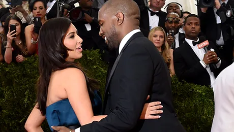 Kanye West şi Kim Kardashian, pictorial nud în familie