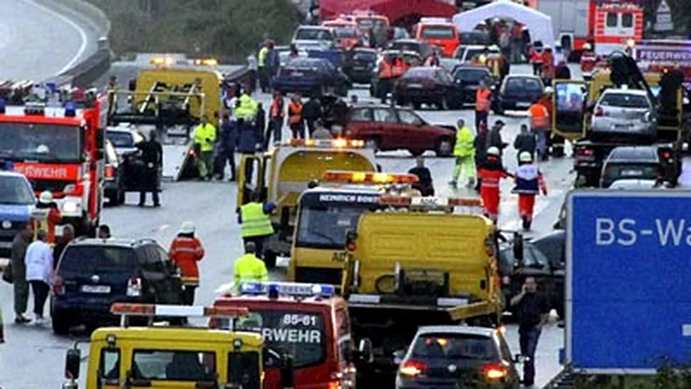 Accident cu 256 de masini pe o autostrada din Germania  (Video)