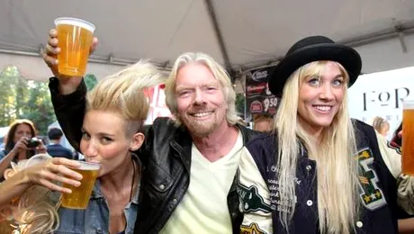 Richard Branson a devenit DJ! Vezi cine l-a învățat (Video)